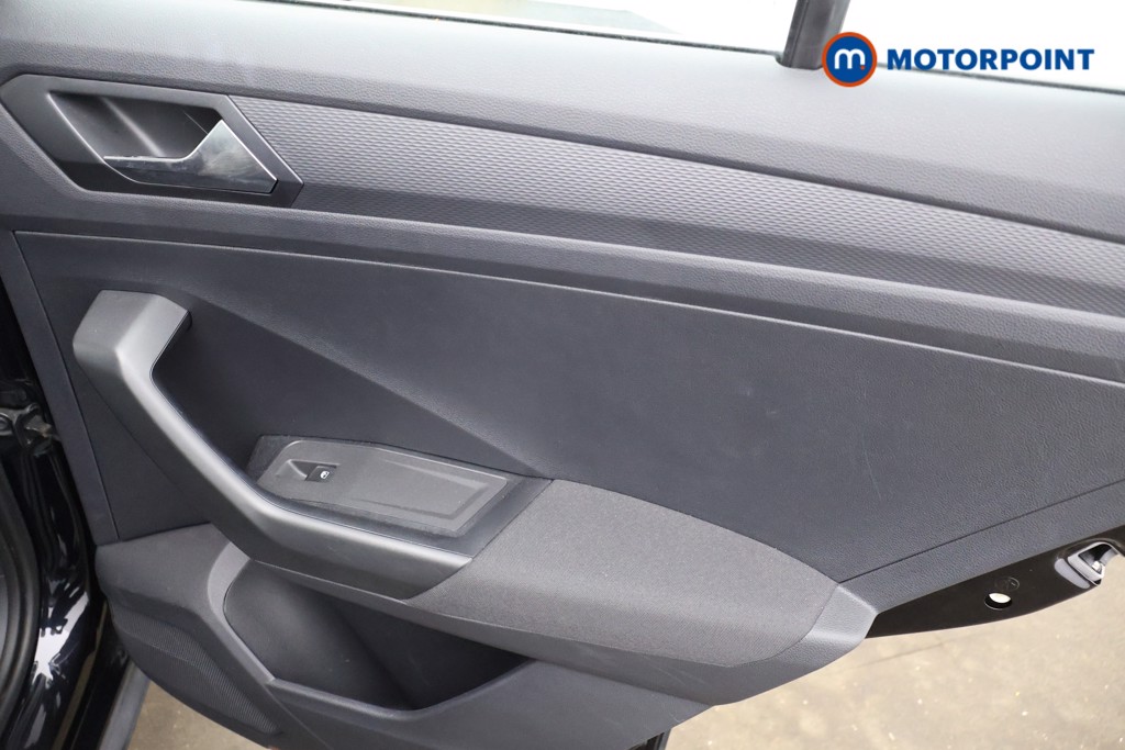 Used Volkswagen T-Roc 2023 for sale - 78123675: Photo 24