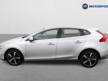 Used Volvo V40 2019 for sale - 74890280: Photo