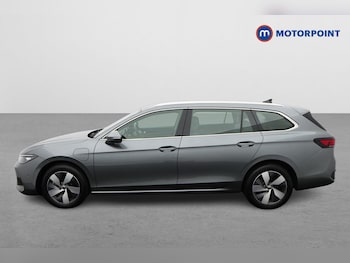 Used Volkswagen Passat 2025 for sale - 77701661: Photo