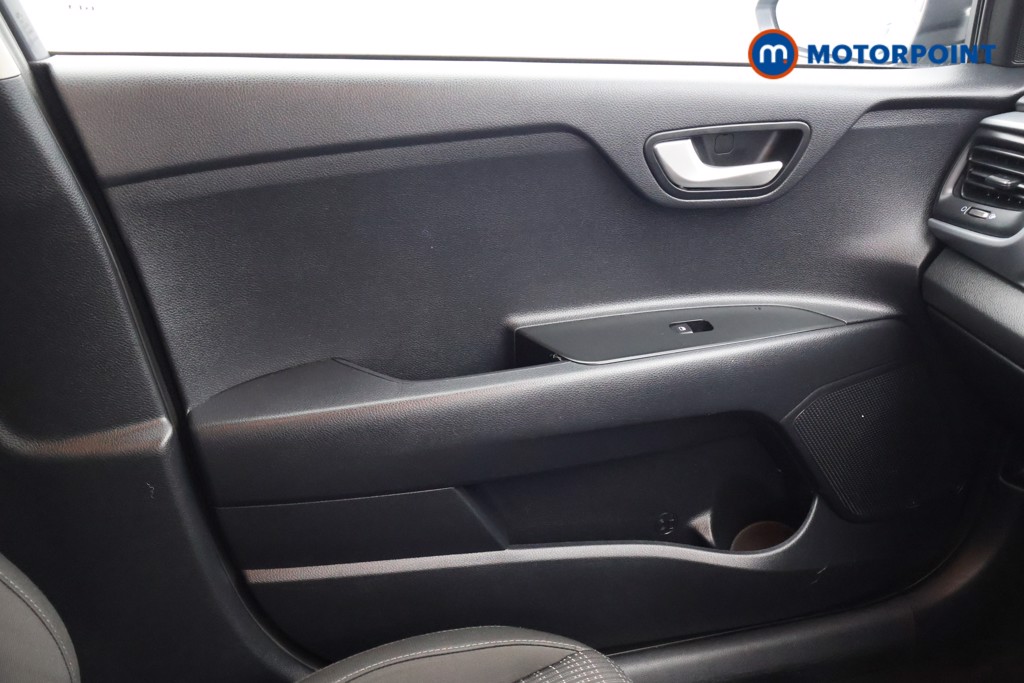 Used Kia Stonic 2022 for sale - 76508365: Photo 13