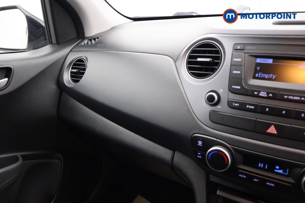 Used Hyundai i10 2017 for sale - 76961033: Photo 18