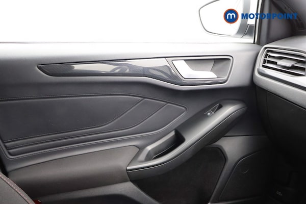 Used Ford Focus 2023 for sale - 76028463: Photo 16