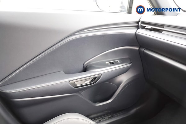 Used Lexus LBX 2025 for sale - 76162328: Photo 18