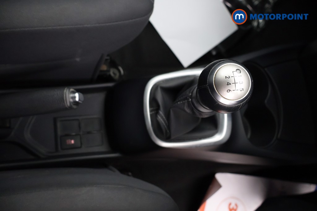 Used Toyota Yaris 2016 for sale - 77327065: Photo 17