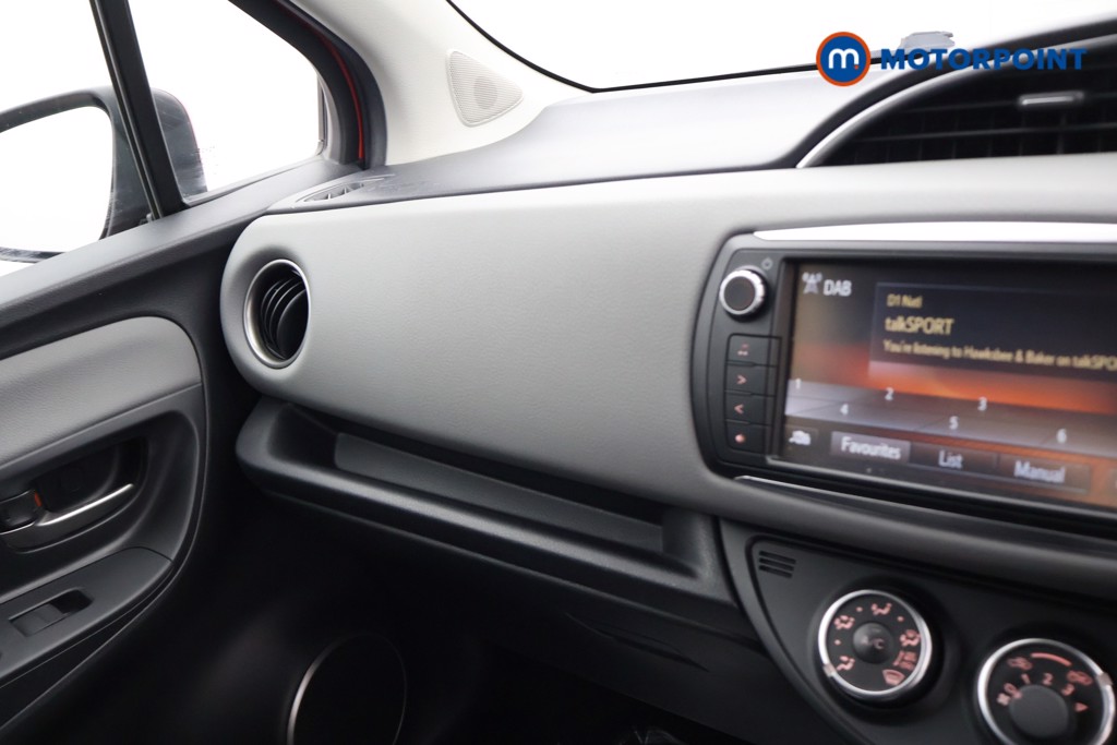 Used Toyota Yaris 2016 for sale - 77327065: Photo 18