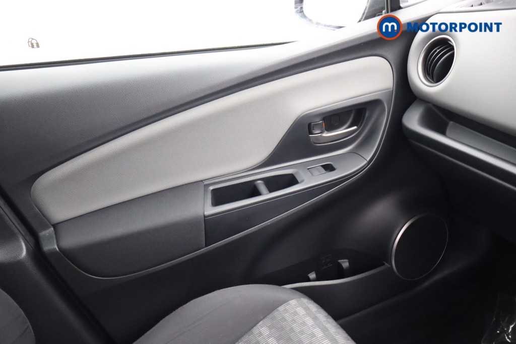 Used Toyota Yaris 2016 for sale - 77327065: Photo 19