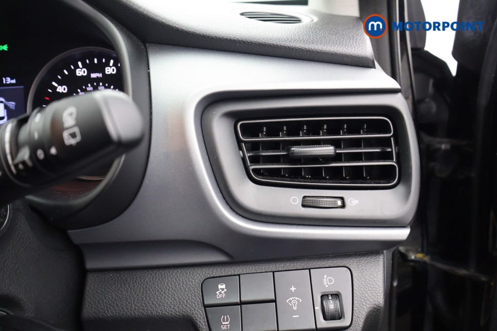 Used Kia Stonic 2019 for sale - 76394857: Photo 15