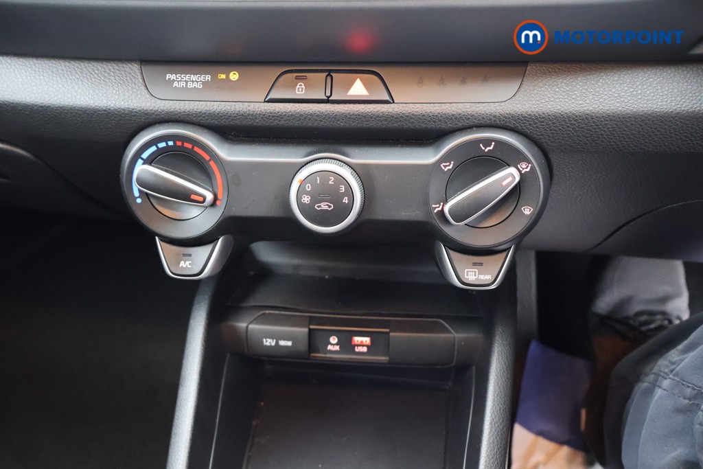 Used Kia Stonic 2019 for sale - 76394857: Photo 17