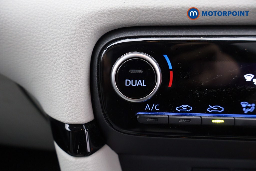 Used Toyota Yaris 2021 for sale - 76232125: Photo 17