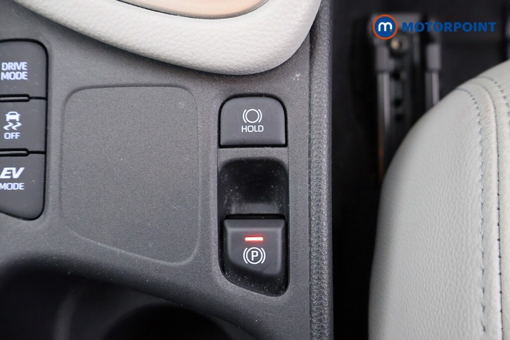 Used Toyota Yaris 2021 for sale - 76232125: Photo 25