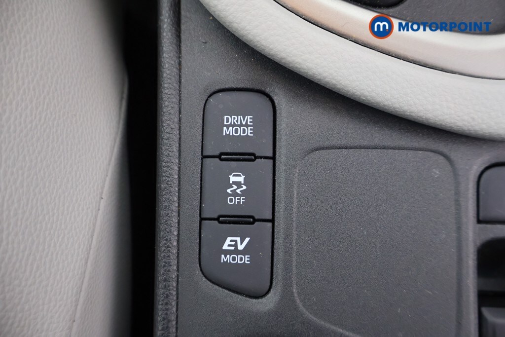 Used Toyota Yaris 2021 for sale - 76232125: Photo 26