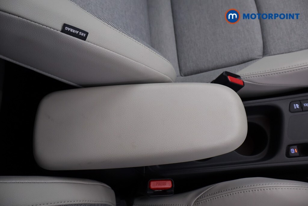 Used Toyota Yaris 2021 for sale - 76232125: Photo 27