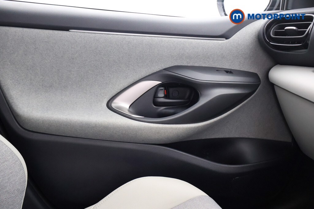 Used Toyota Yaris 2021 for sale - 76232125: Photo 29