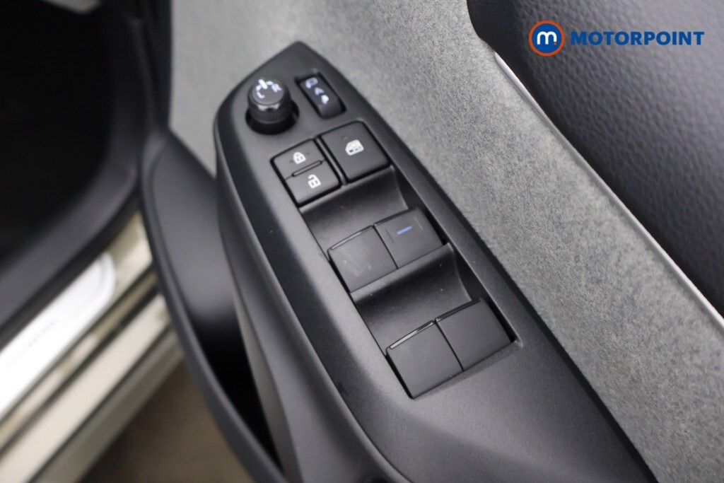 Used Toyota Yaris 2021 for sale - 76232125: Photo 31