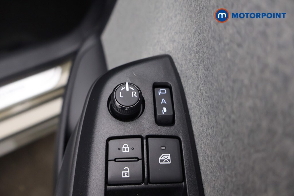 Used Toyota Yaris 2021 for sale - 76232125: Photo 32