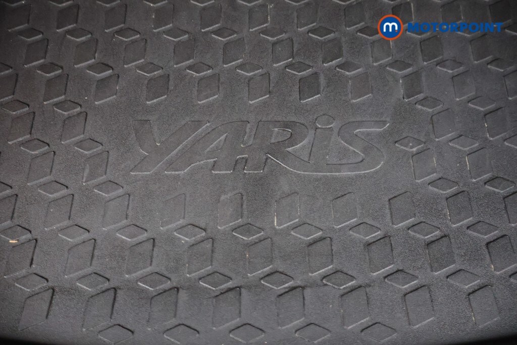 Used Toyota Yaris 2021 for sale - 76232125: Photo 40