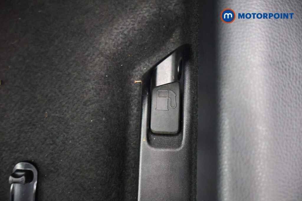 Used Toyota Yaris 2021 for sale - 76232125: Photo 42