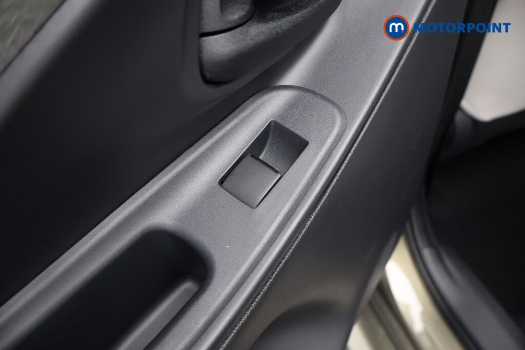 Used Toyota Yaris 2021 for sale - 76232125: Photo 47