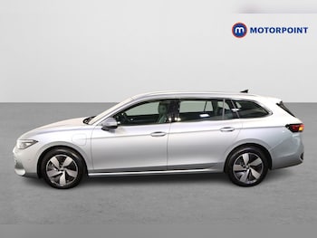 Used Volkswagen Passat 2025 for sale - 76394298: Photo