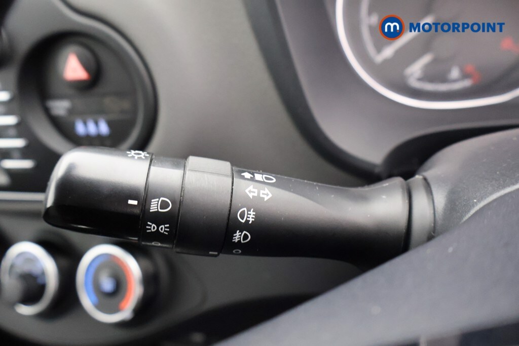 Used Toyota Yaris 2019 for sale - 76255611: Photo 19