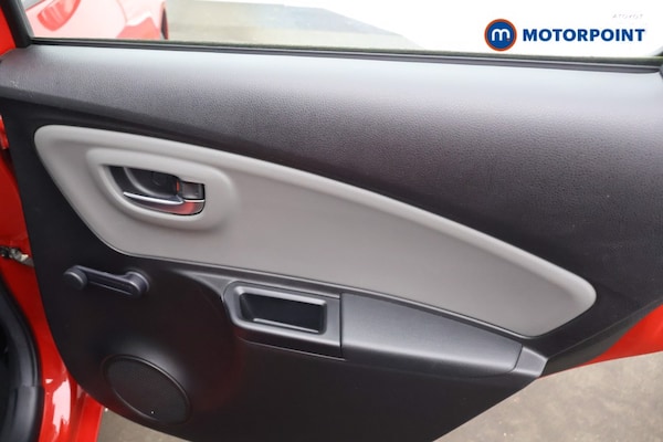 Used Toyota Yaris 2019 for sale - 76255611: Photo 27