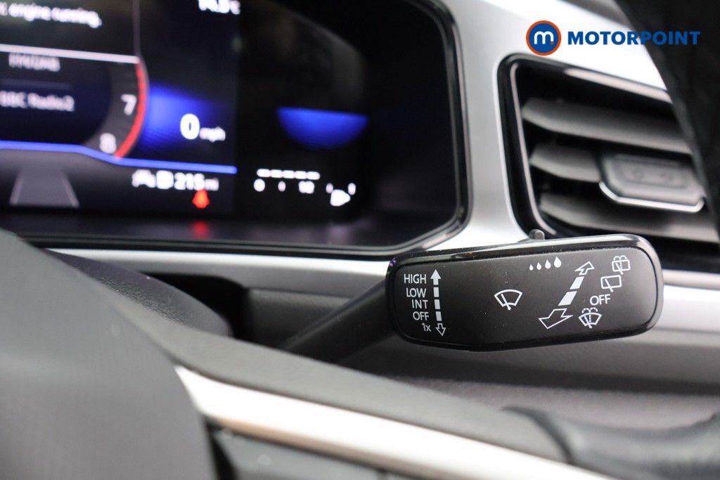 Used Volkswagen T-Roc 2023 for sale - 76603670: Photo 11