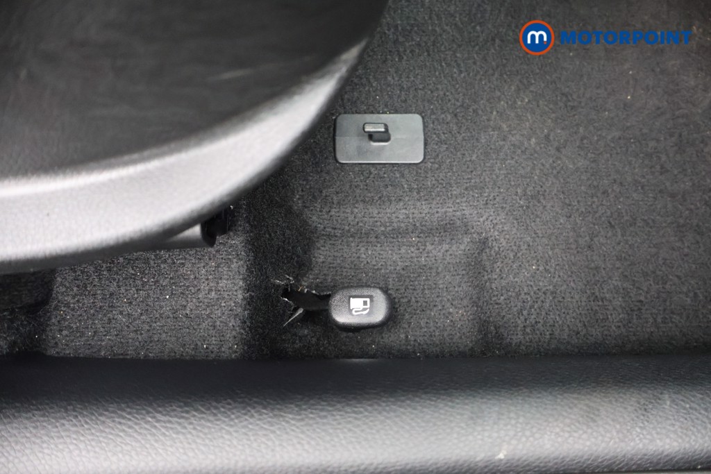 Used Kia Stonic 2025 for sale - 77219817: Photo 26