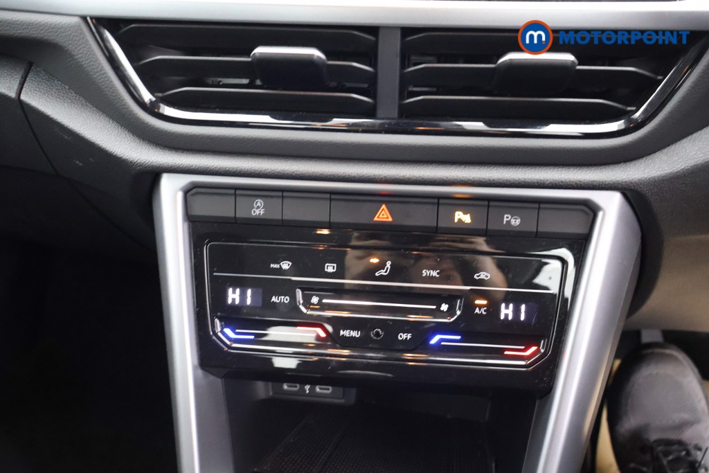 Used Volkswagen T-Roc 2023 for sale - 76569043: Photo 12