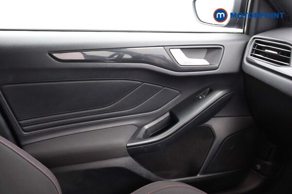 Used Ford Focus 2019 for sale - 76064808: Photo 16