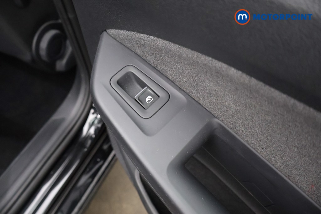 Used Volkswagen Golf 2024 for sale - 78052606: Photo 32