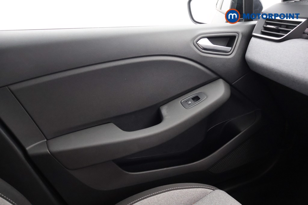 Used Renault Clio 2024 for sale - 76394724: Photo 16