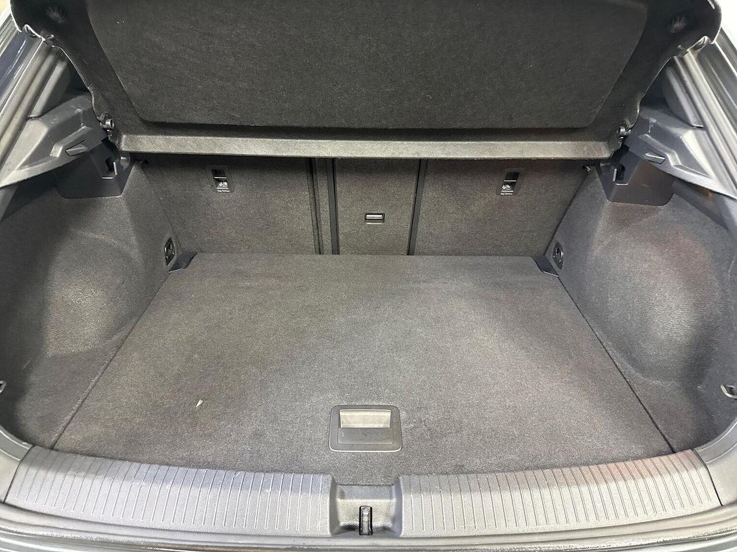 Used Volkswagen T-Roc 2019 for sale - 78193380: Photo 19