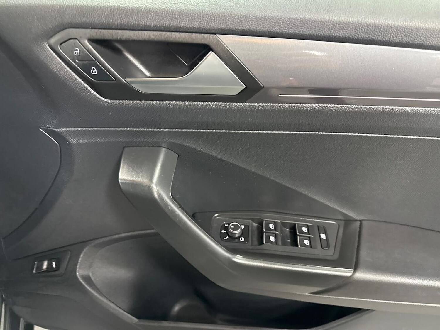 Used Volkswagen T-Roc 2019 for sale - 78193380: Photo 23