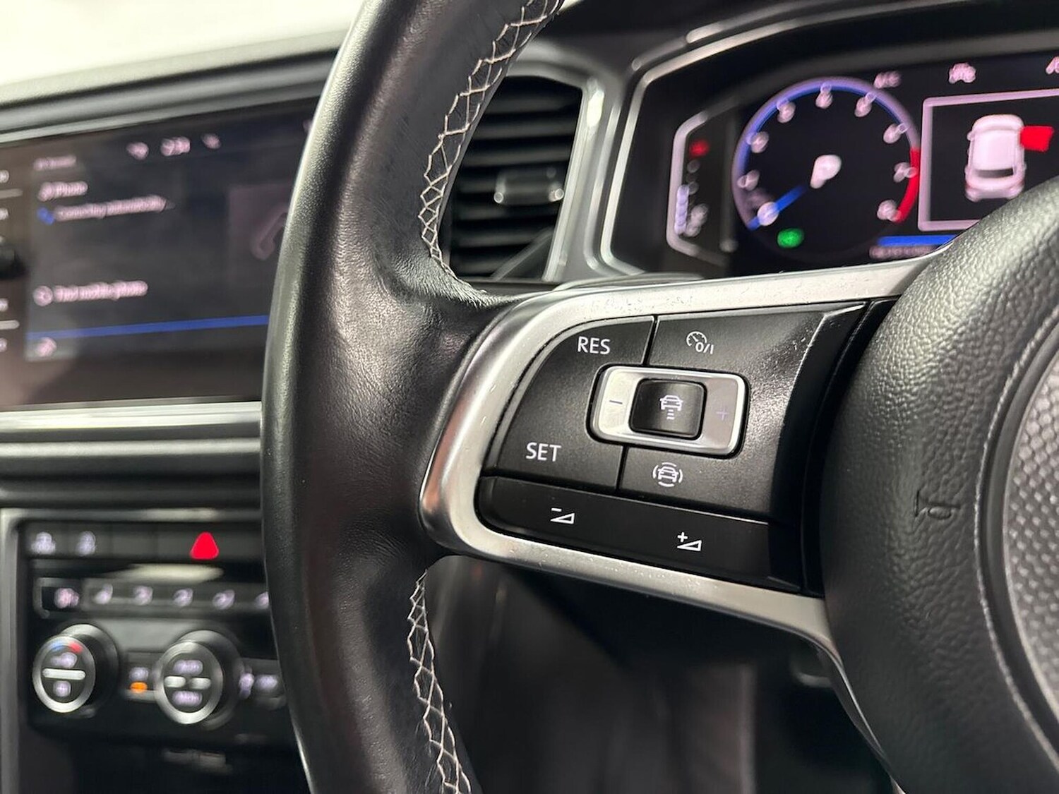 Used Volkswagen T-Roc 2019 for sale - 78193380: Photo 26