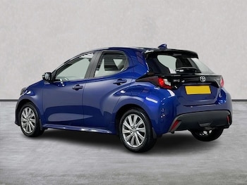 Used Toyota Yaris 2023 for sale - 79371904: Photo