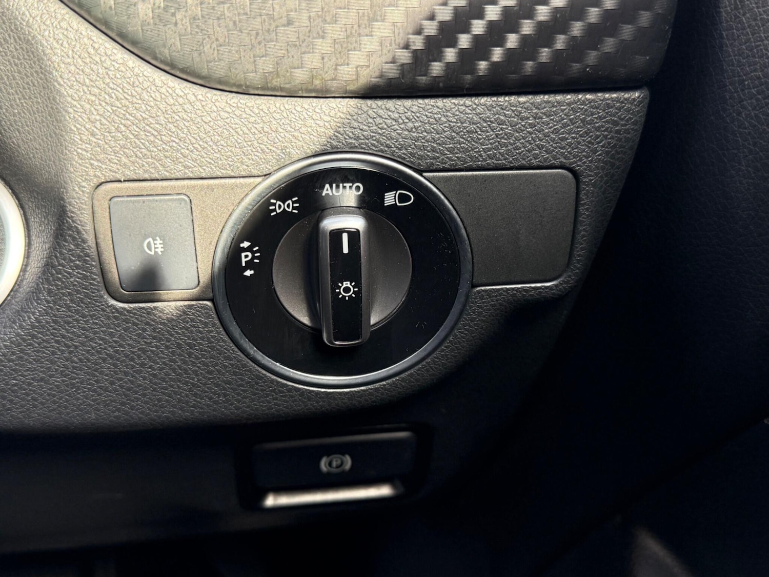 Used Mercedes-Benz A-Class for sale - 77671235: Photo 28