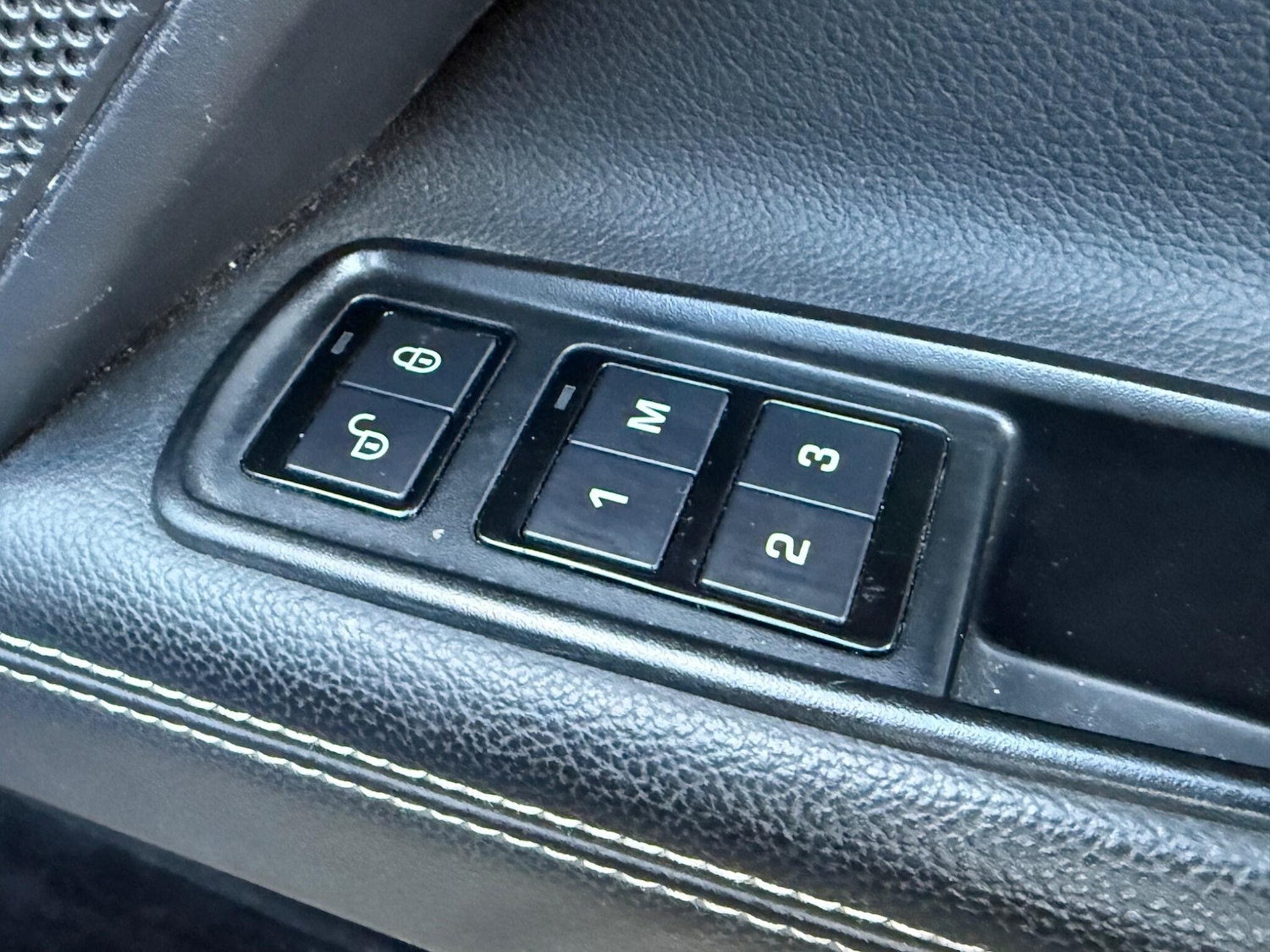 Used Jaguar XE for sale - 77267599: Photo 26