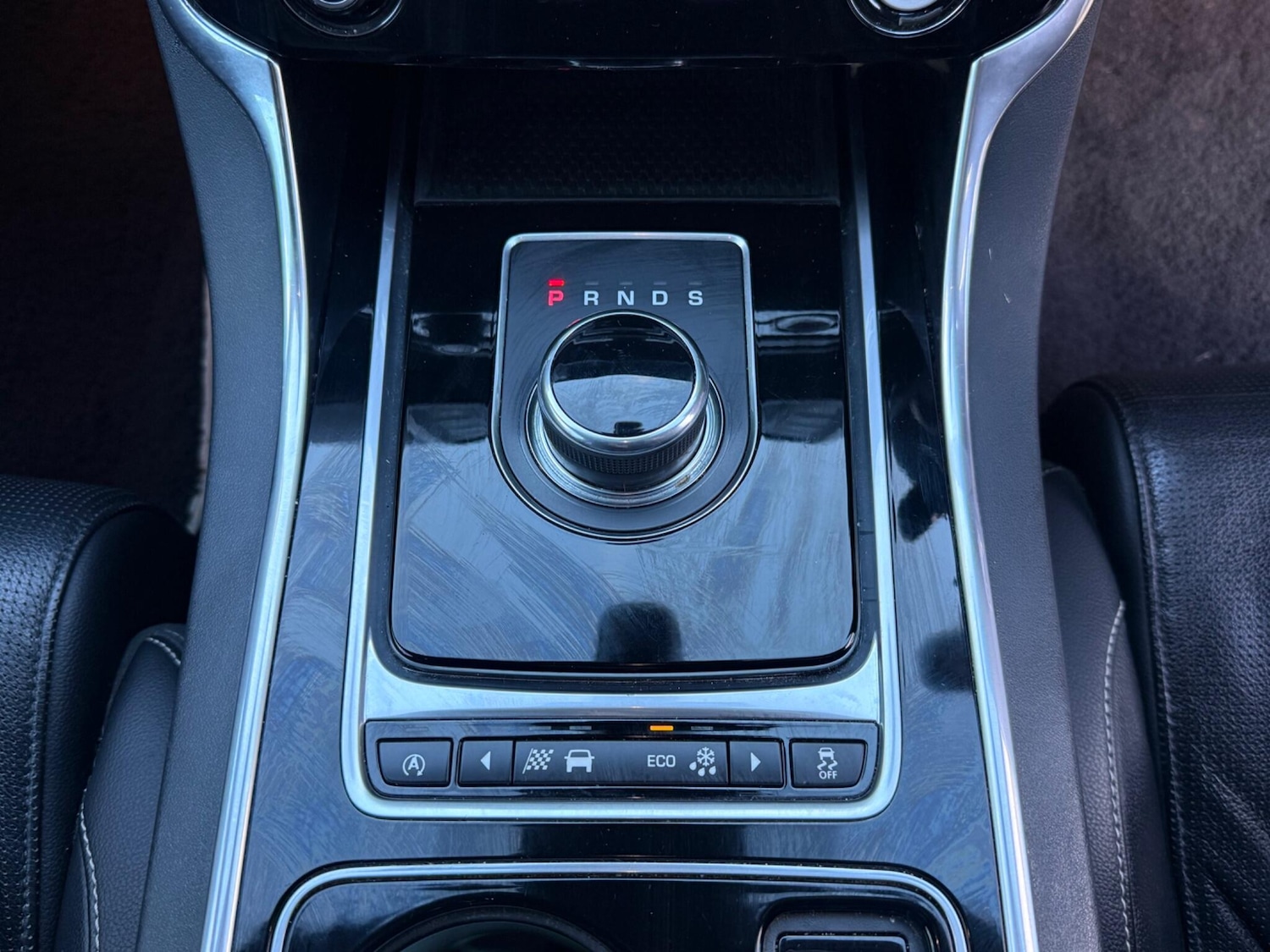 Used Jaguar XE for sale - 77267599: Photo 28