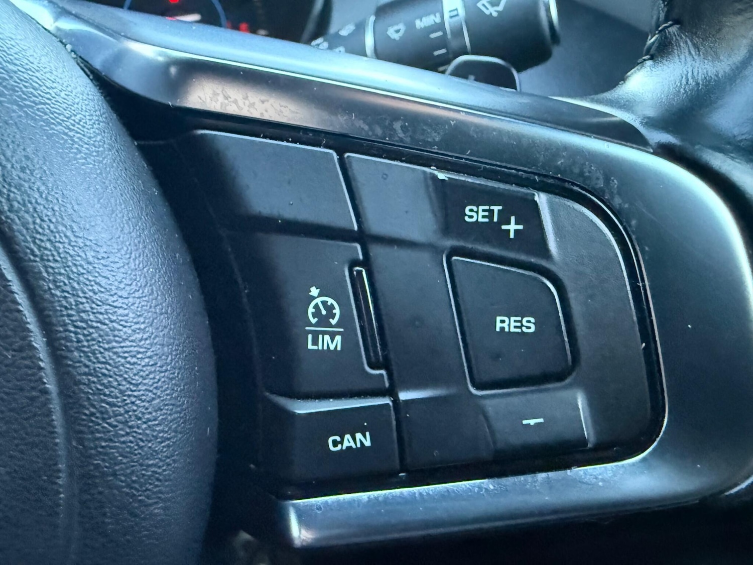 Used Jaguar XE for sale - 77267599: Photo 36