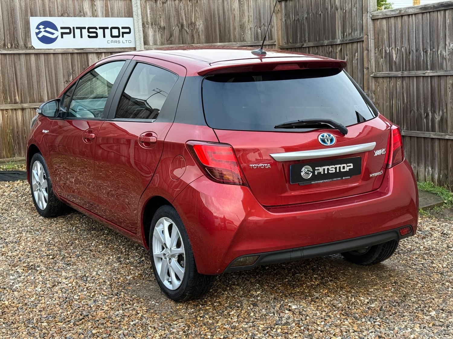 Used Toyota Yaris 2016 for sale - 76850350: Photo 2