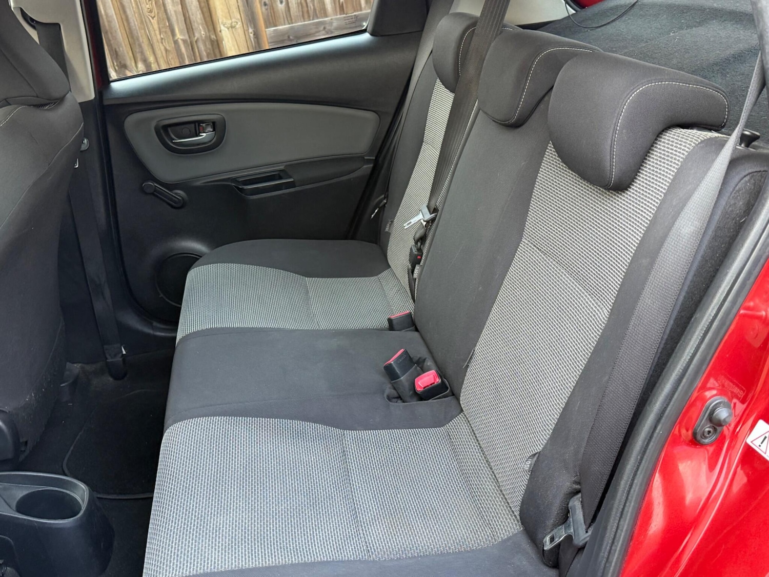 Used Toyota Yaris 2016 for sale - 76850350: Photo 21