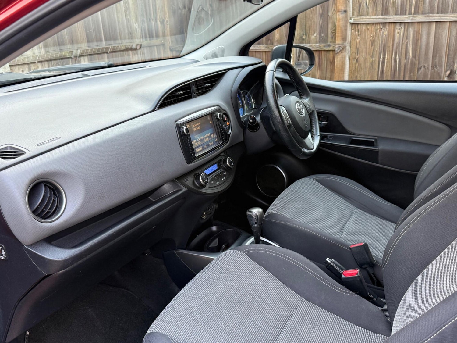 Used Toyota Yaris 2016 for sale - 76850350: Photo 22