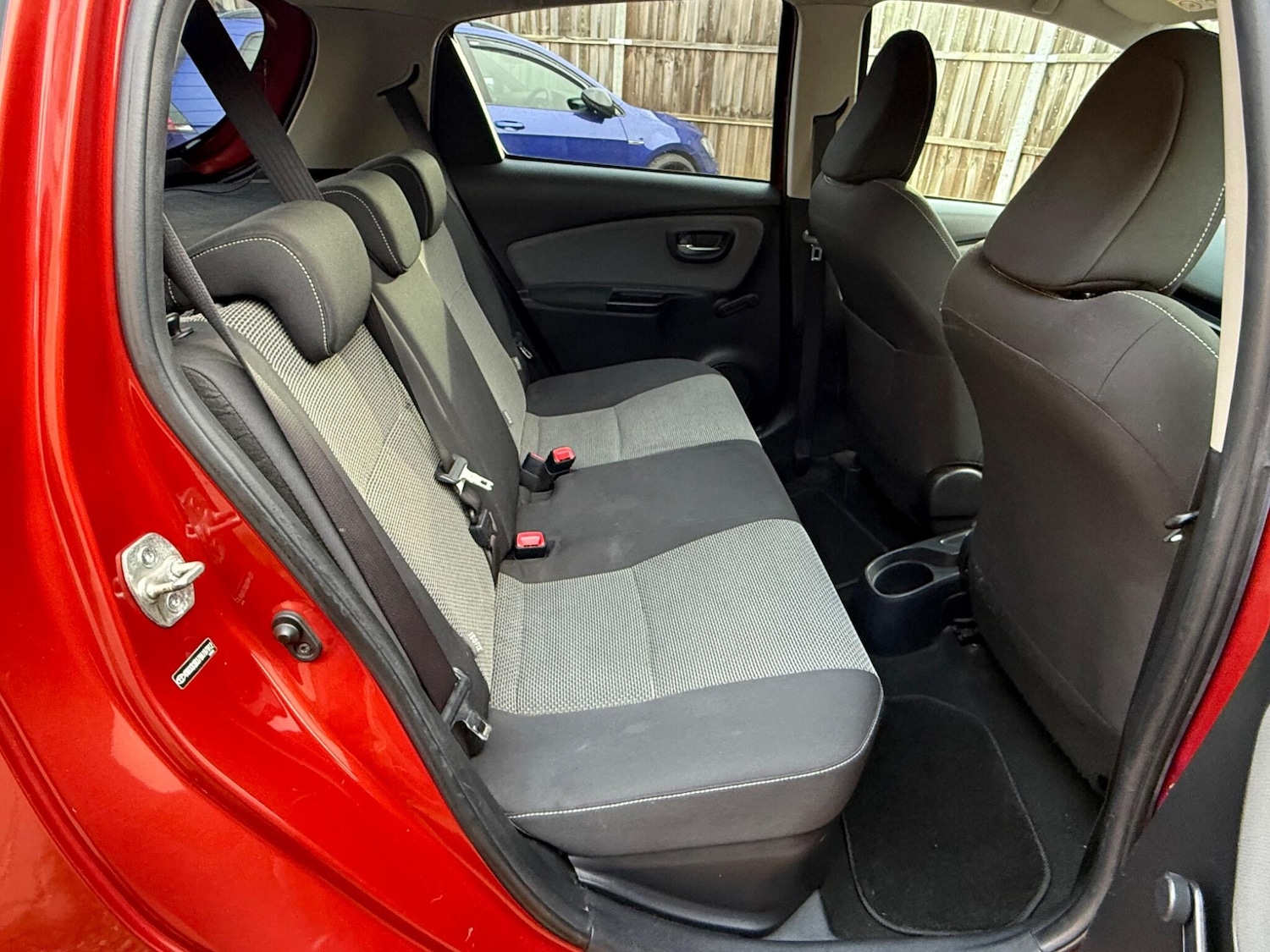 Used Toyota Yaris 2016 for sale - 76850350: Photo 25