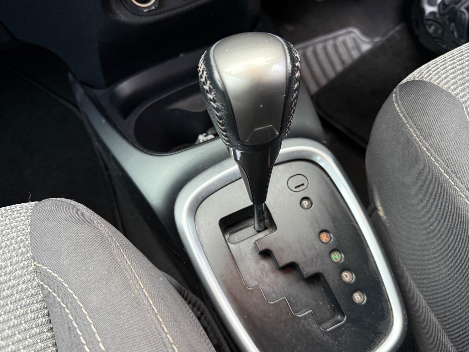 Used Toyota Yaris 2016 for sale - 76850350: Photo 33