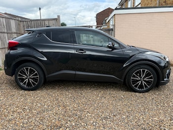 Used Toyota C-HR 2017 for sale - 78763383: Photo