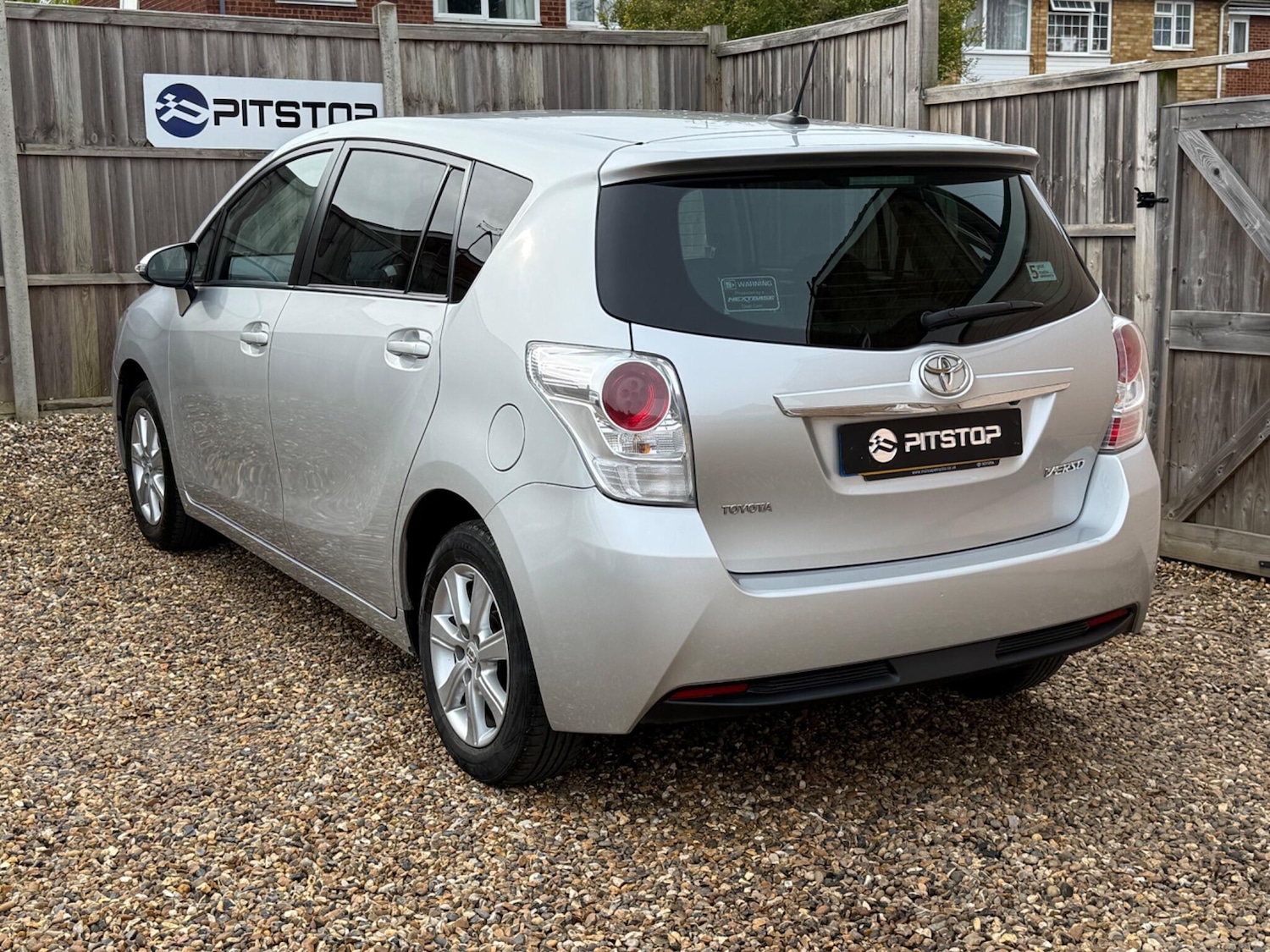 Used Toyota Verso for sale - 77586633: Photo 2