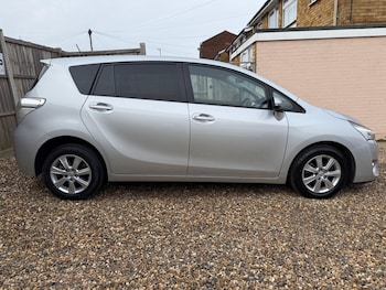 Used Toyota Verso 2015 for sale - 77586633: Photo