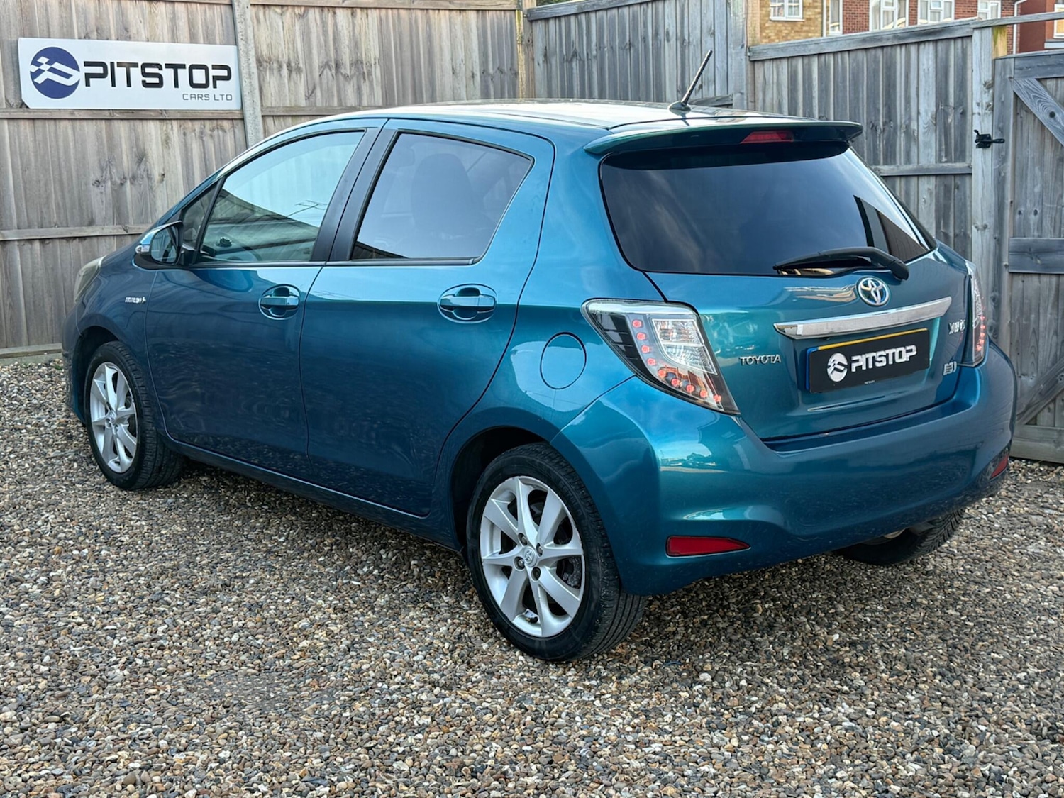 Used Toyota Yaris for sale - 77658556: Photo 2