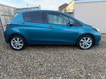 Used Toyota Yaris 2013 for sale - 77658556: Photo