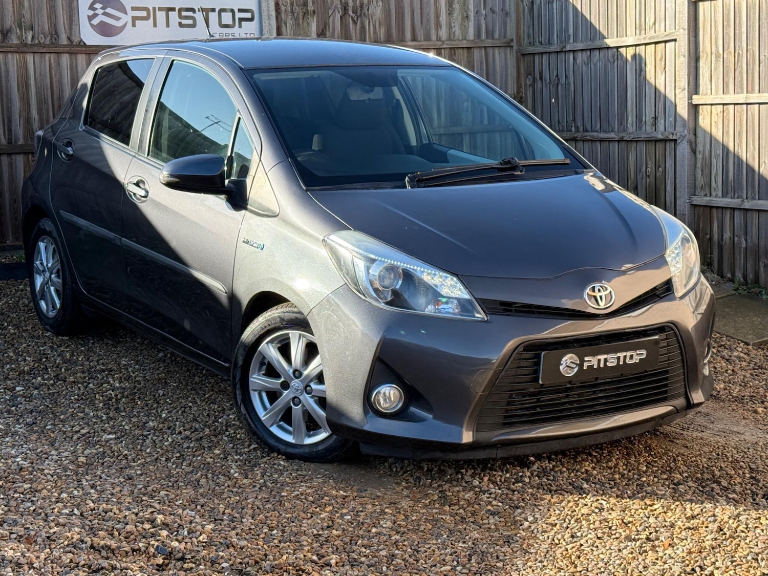 Used Toyota Yaris 2013 for sale - 77376597: Photo 1